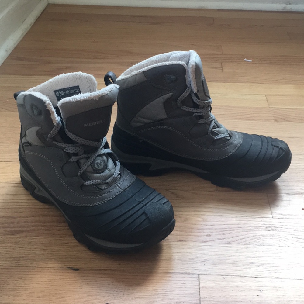 Merrell winter boots - women’s Size 10